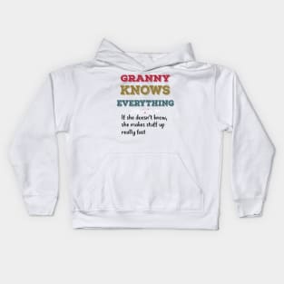 GRANNY KNOWS EVERYTHING Kids Hoodie